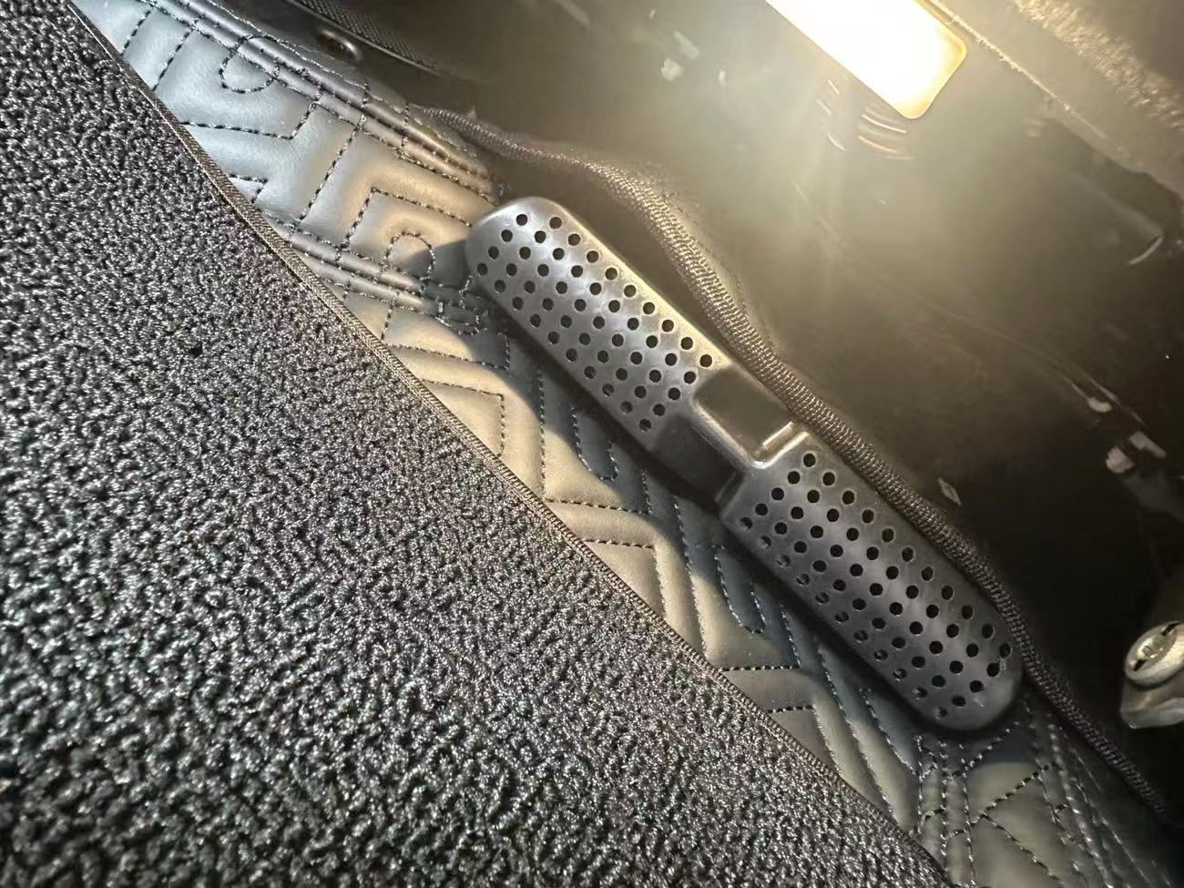 Car Air Vent Cover Grille For  - огляд і ціна Car Accessories Rear